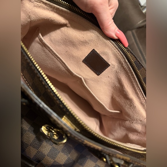 AUTHENTIC LOUIS VUITTON
Damier Canvas Ebene
Normandy Bag - Picture 14 of 16